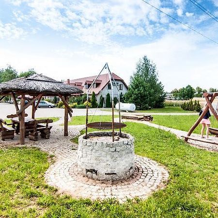 Pod Wierzba Uniejow Exterior foto
